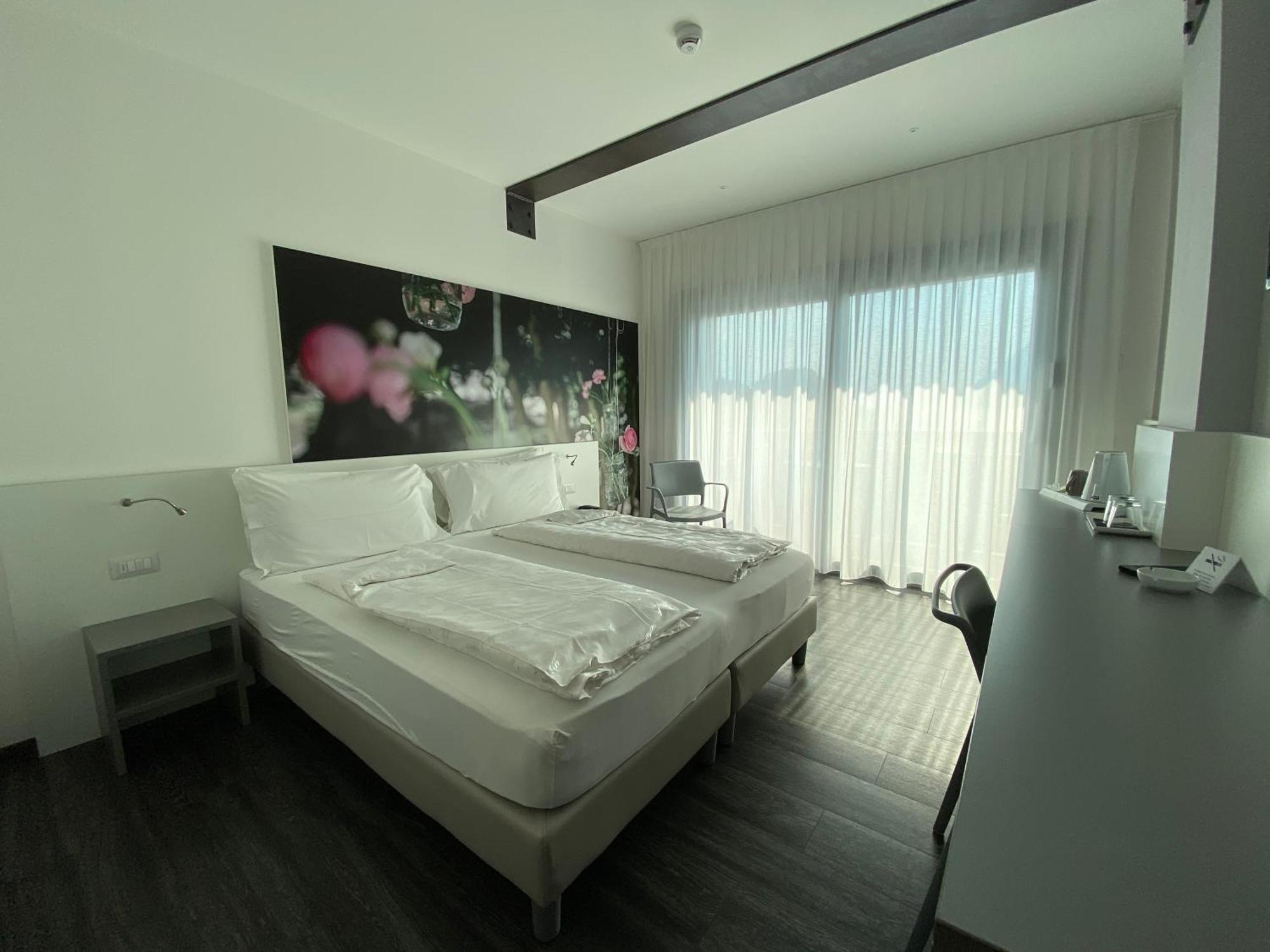Hotel Riviera Рива-дель-Гарда Экстерьер фото