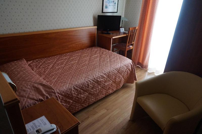 Hotel Riviera Рива-дель-Гарда Экстерьер фото