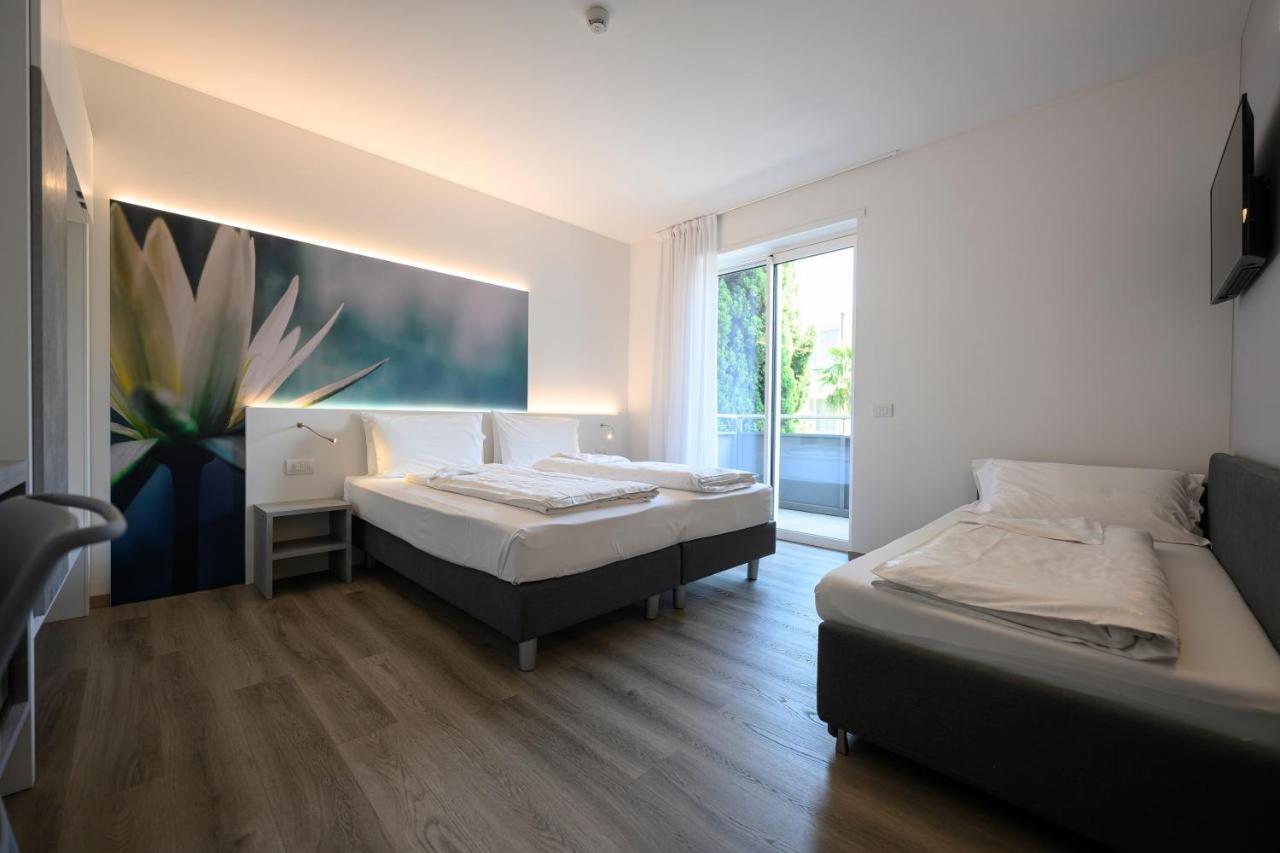 Hotel Riviera Рива-дель-Гарда Экстерьер фото